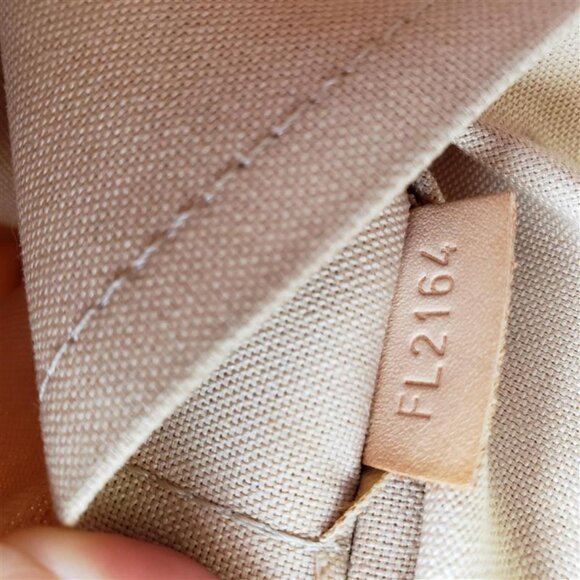 Louis Vuitton Riviera PM Beige Damier Azur Shoulder Bag 588-102425 - Picture 16 of 16